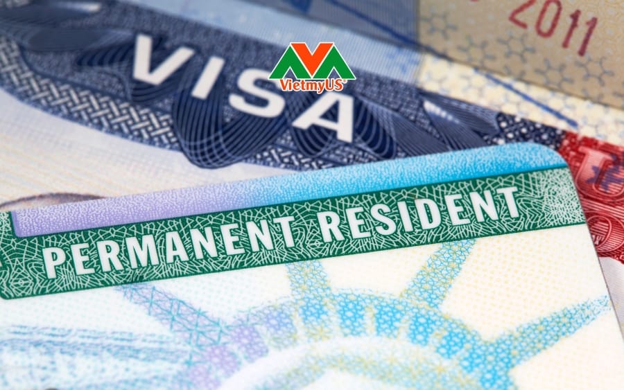 Dinh-cu-My-theo-dien-EB3-co-hoi-nhan-the-xanh-vinh-vien-cho-ca-gia-dinh