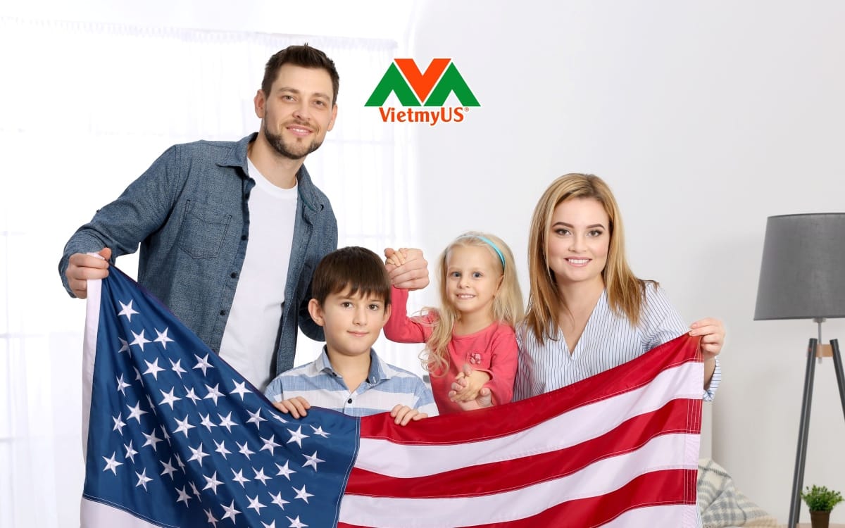 The-xanh-My-bao-lanh-duoc-vo-chong-va-con-cai-doc-than