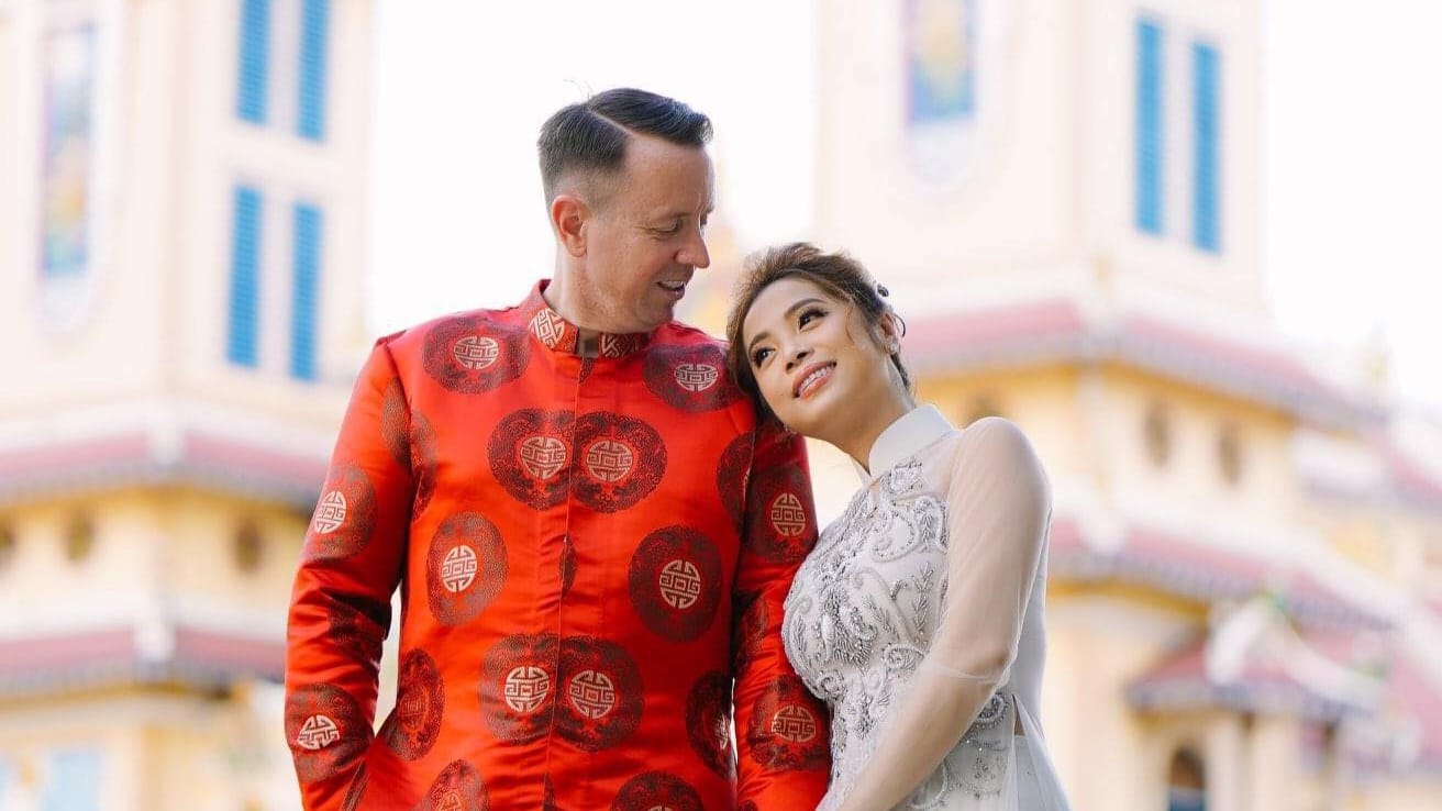 So-huu-the-xanh-qua-ket-hon-voi-cong-dan-My