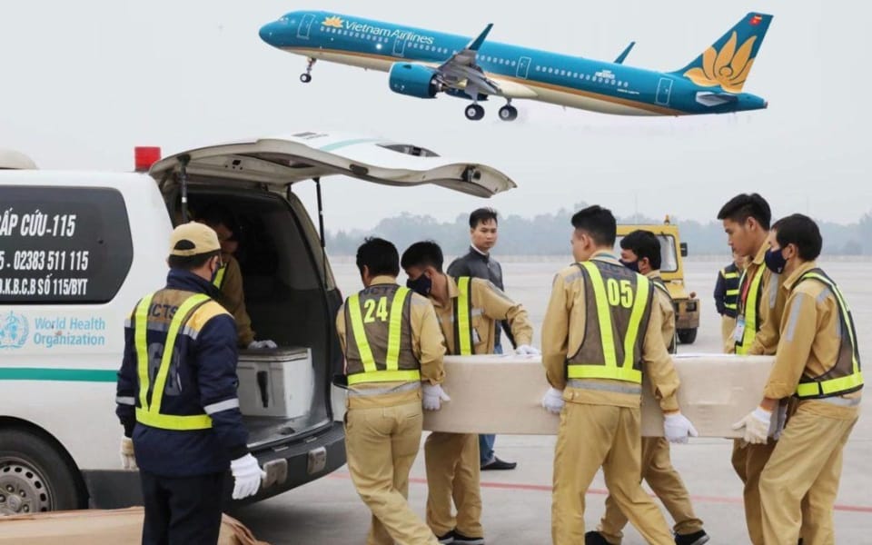 Thu-tuc-dua-thi-hai-tro-cot-ve-Viet-Nam-tu-My