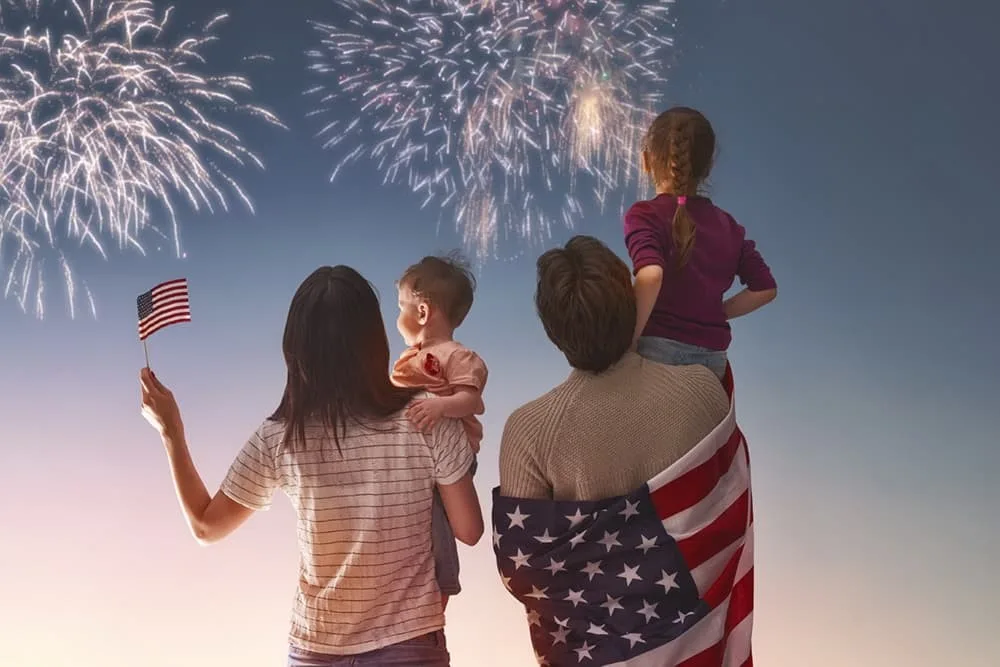 So-huu-quoc-tich-My-co-the-bao-lanh-nhom-than-nhan-truc-he-khong-gioi-han-so-luong-visa-hang-nam