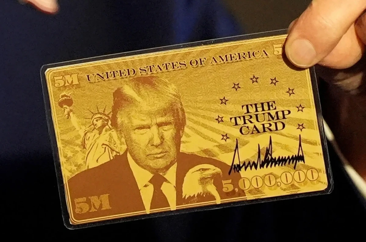 The-vang-Dinh-cu-My-Trump-Card