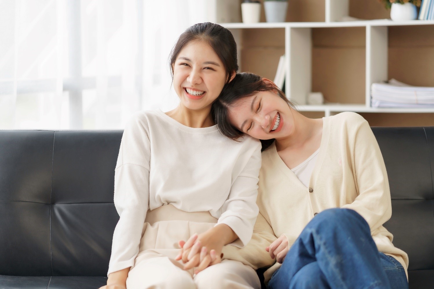 Mot-so-cau-hoi-thuong-gap-ve-bao-lanh-di-My-dien-LGBT