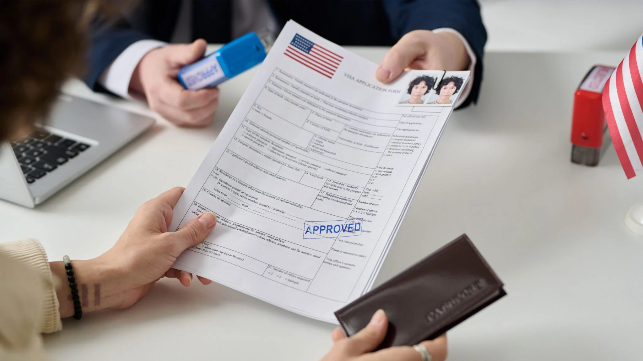 Đương đơn EB-3 nên làm gì khi Visa Bulletin lùi ngày